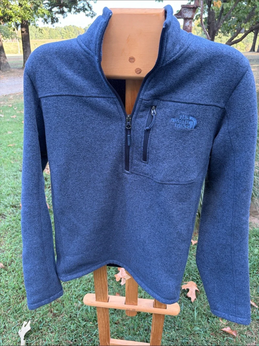 The North Face Men's Navy Blue Half-Zip Fleece Pullover